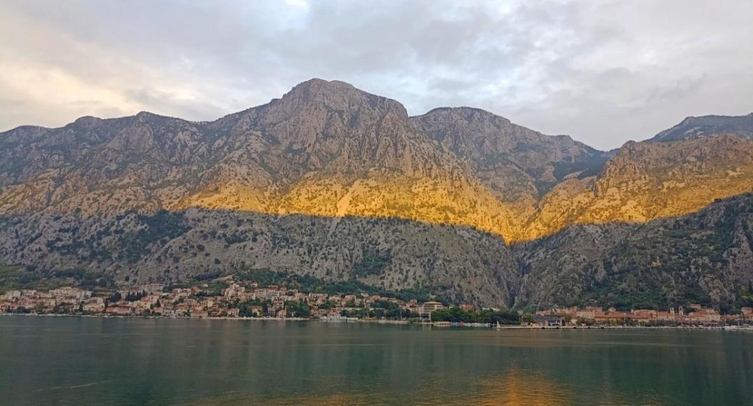 Apartment Kotor Luaran gambar